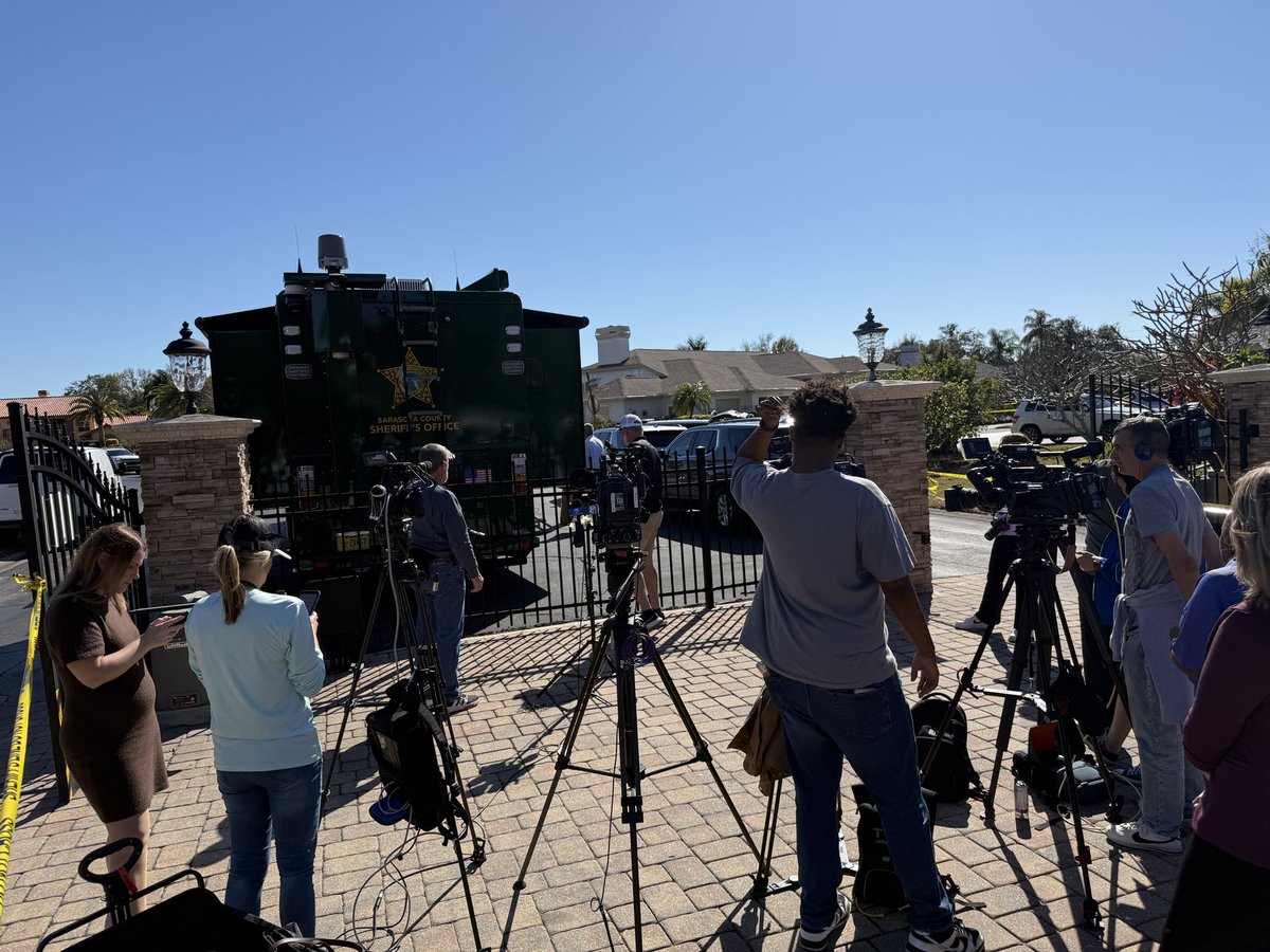 The @SarasotaSheriff just gave us an update saying there was a shooting with multiple victims at a home in the Amberlea subdivision in Sarasota. They said it was isolated and there’s no threat to the public