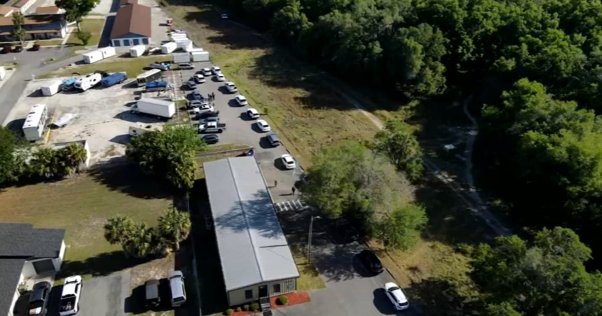 Deadly Leesburg shooting after dog dispute leaves man dead, suspect on the run