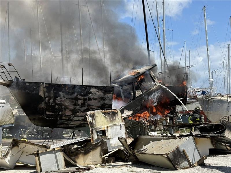 Firefighters battled a sailboat fire at Riverside Marina in Fort Pierce on Saturday, quickly containing the blaze with no reported injuries