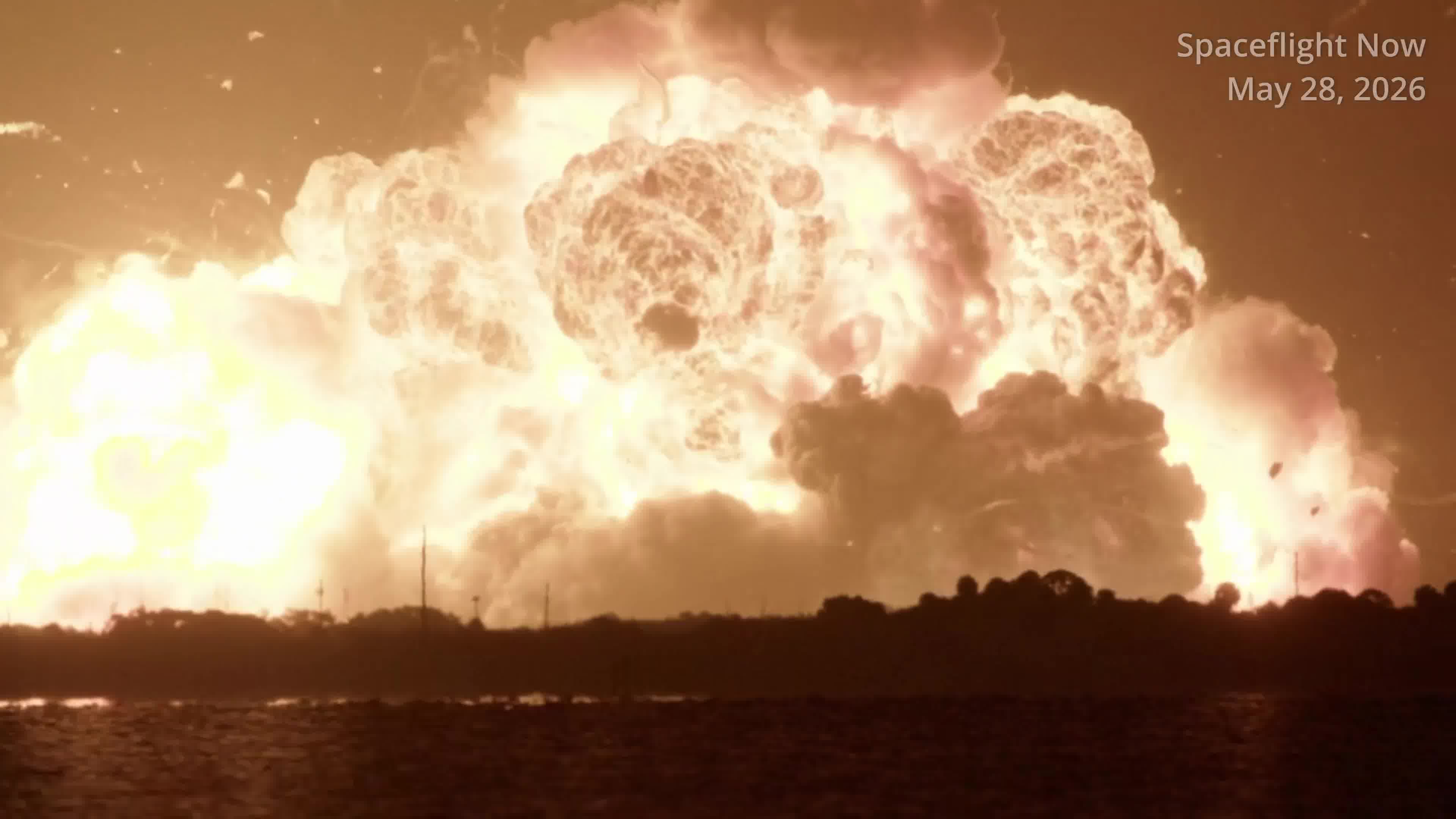 Video of the explosion at Launch Complex 36. It happened about 9 pm ET (0100 UTC) as Blue Origin was beginning a static fire test of its New Glenn rocket