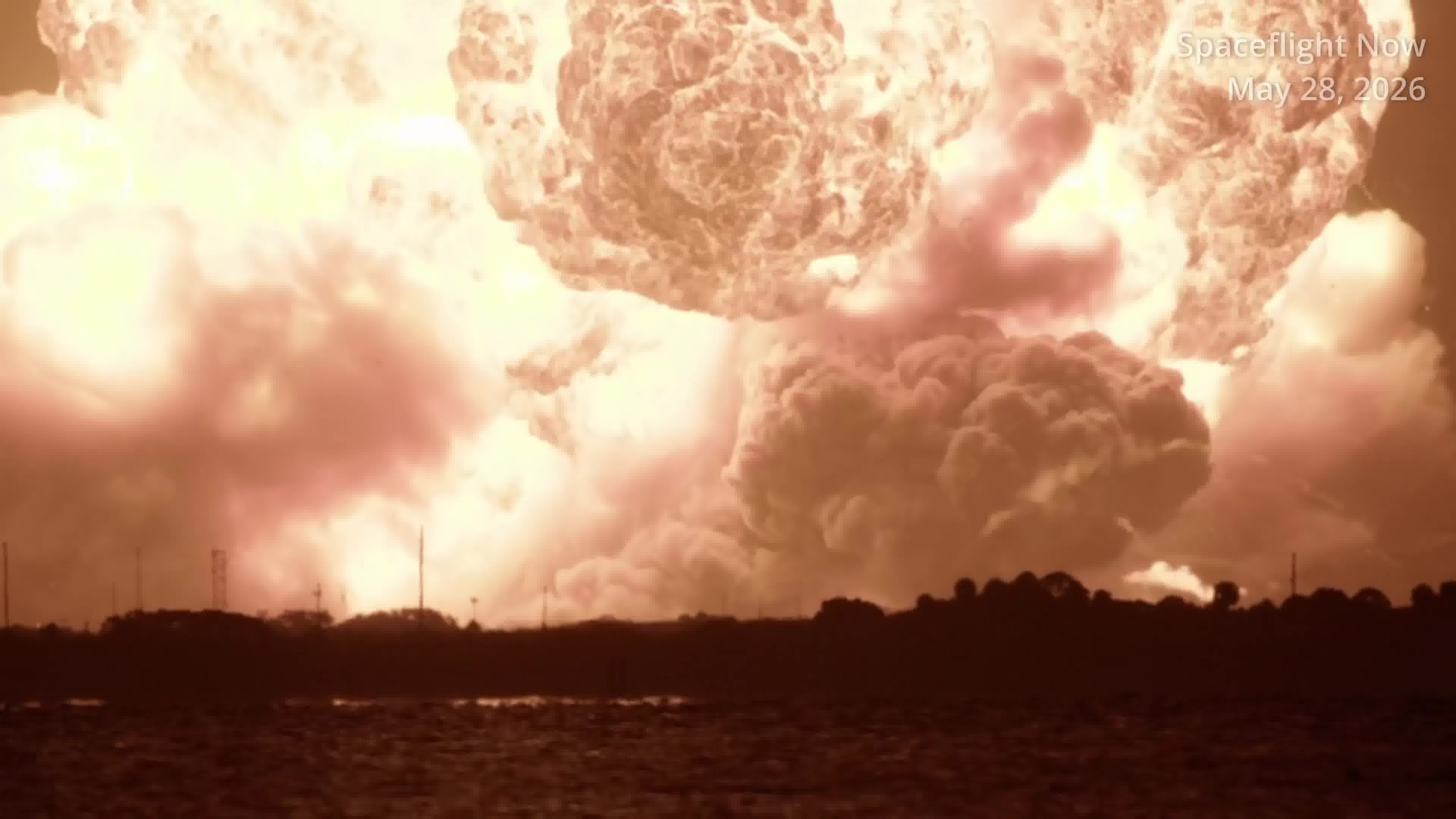 Video of the explosion at Launch Complex 36. It happened about 9 pm ET (0100 UTC) as Blue Origin was beginning a static fire test of its New Glenn rocket