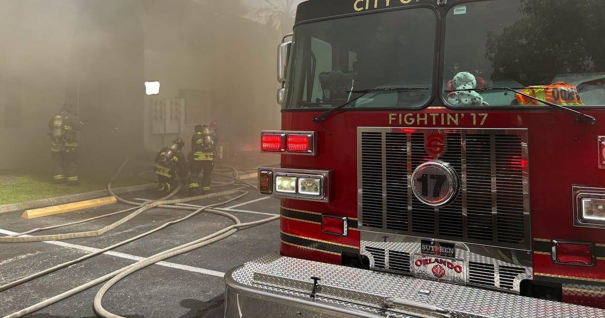 2-alarm fire in Orlando displaces residents, condemns apartments