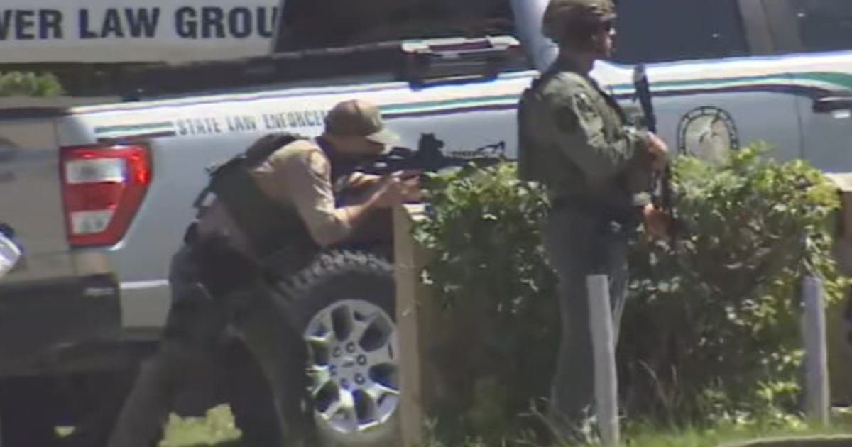 Daytona Beach police officer injured during standoff, suspect hospitalized